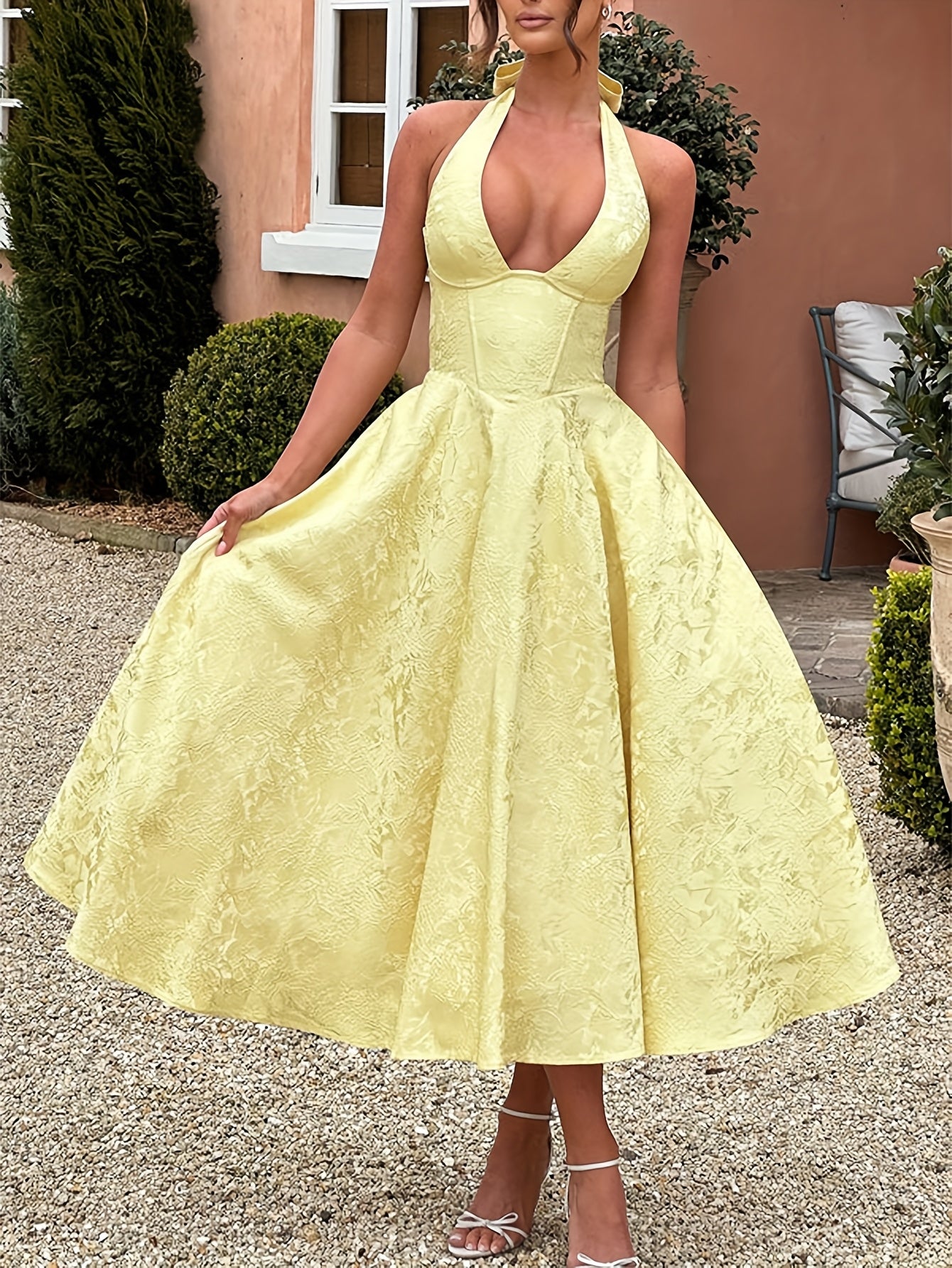 Women's French-Style Elegant Deep V Lace-Up Halter Dress, Jacquard Fabric Dress, Suitable for Evening Parties, Weddings, and Other Occasions